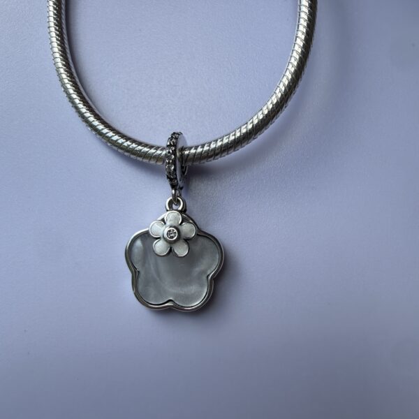Charm Florcita Snow - Enchapado plata